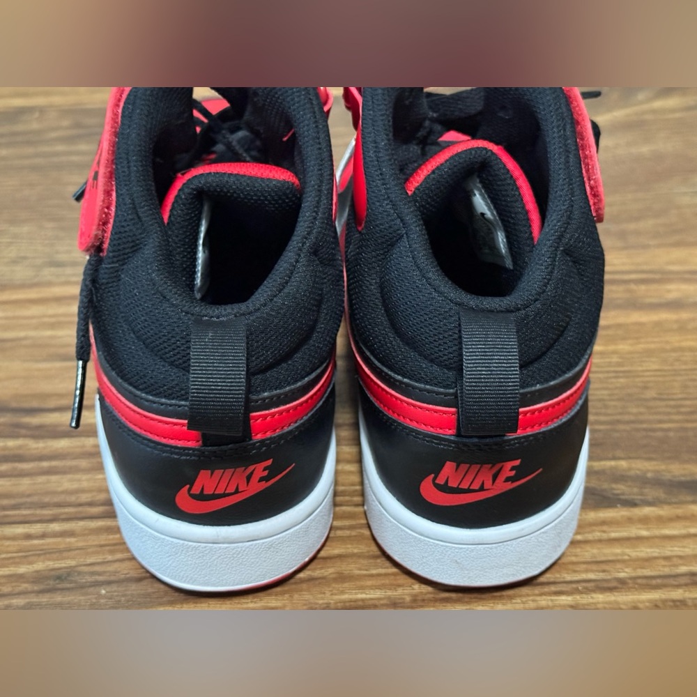 NIKE Big Kid Court Borough Mid 2 Sneakers size 7Y - Picture 7 of 9